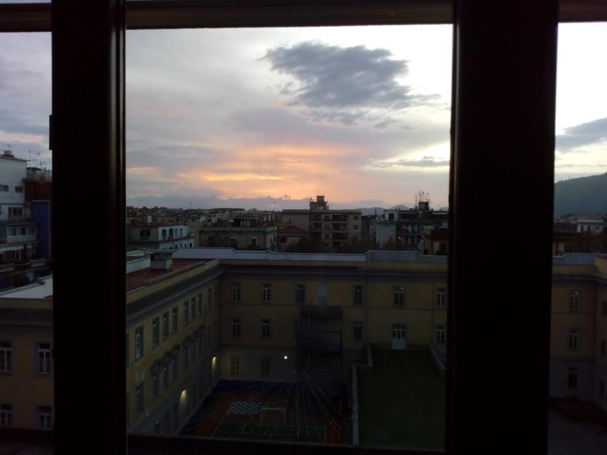 Rosso Di Sera Наполи Екстериор снимка